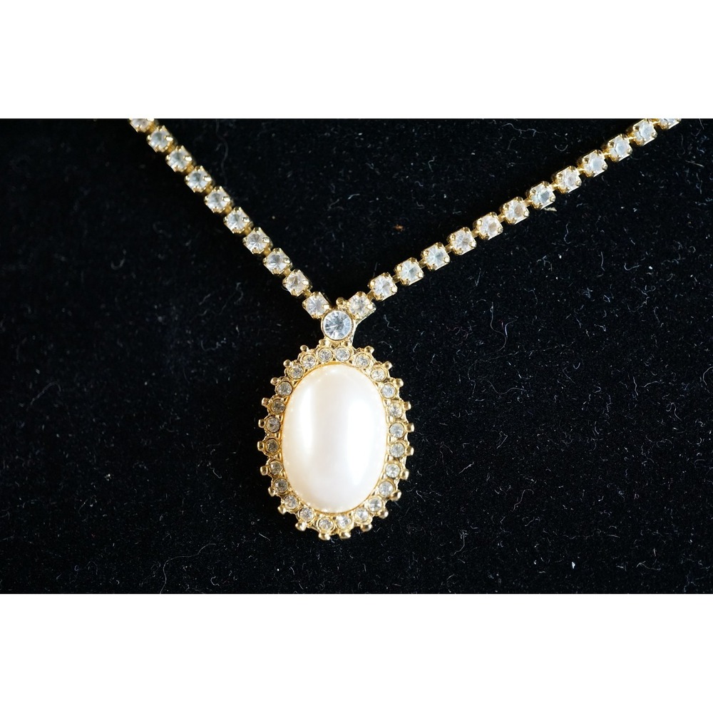 Vintage Monet‎ Gold Tone Faux Pearl & Rhinestone Pendant Necklace